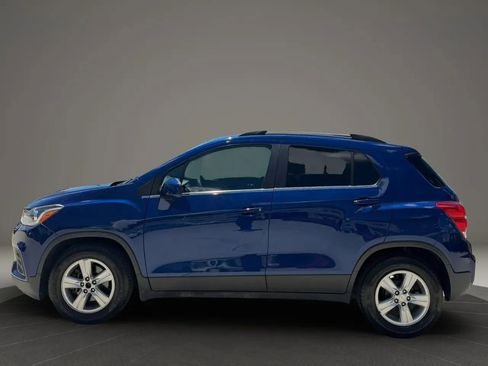 Used 2017 Chevrolet Trax LT w/ Driver Confidence Package FWD image 4