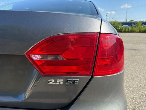 Used 2012 Volkswagen Jetta SE FWD image 9