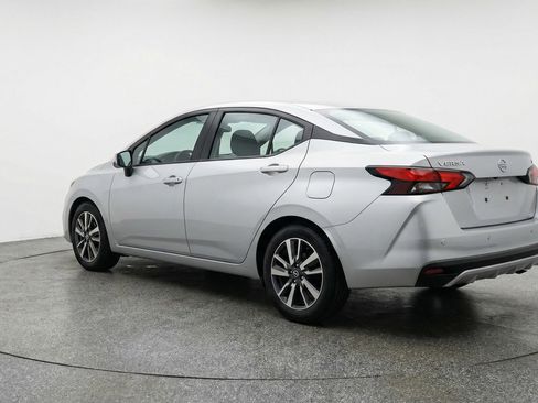 Used 2025 Nissan Versa SV image 6