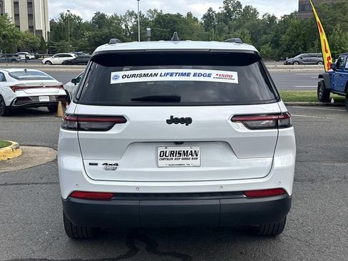 Used 2023 Jeep Grand Cherokee L Laredo AWD/4WD image 4