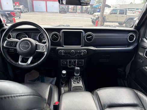Used 2018 Jeep Wrangler Unlimited Sahara w/ Dual Top Group AWD/4WD image 11