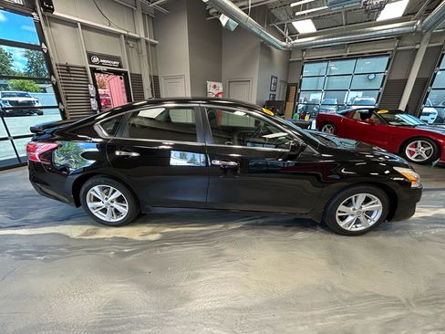 Used 2013 Nissan Altima 2.5 SV FWD image 23