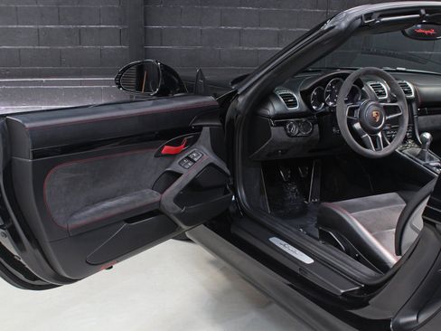 Used 2016 Porsche Boxster Spyder RWD image 49