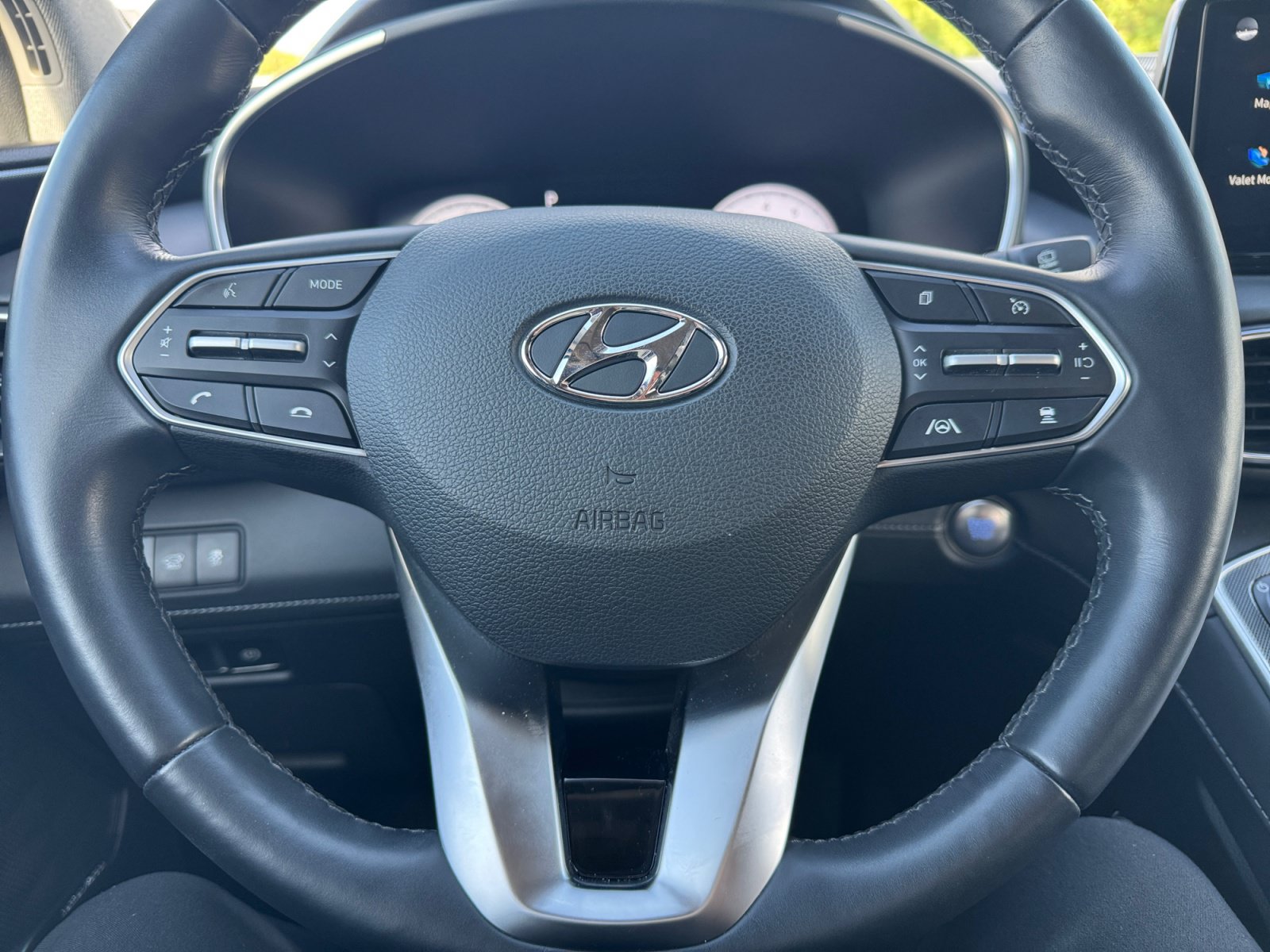 Used 2023 Hyundai Santa Fe Limited AWD/4WD image 9