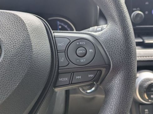 Used 2025 Toyota RAV4 XLE image 25