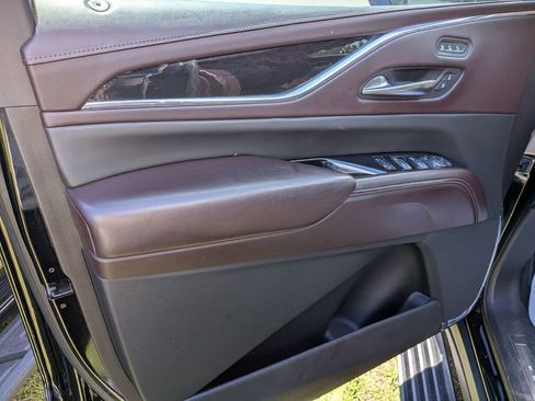 Used 2021 Cadillac Escalade Premium Luxury Platinum AWD/4WD image 7