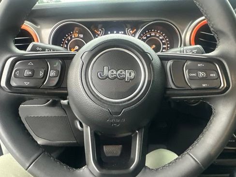 Used 2023 Jeep Gladiator Sport AWD/4WD image 24