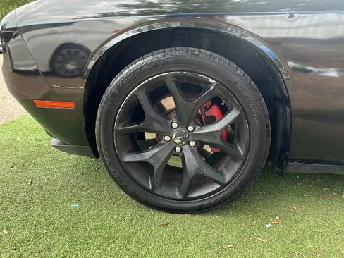 Used 2015 Dodge Challenger R/T Plus RWD image 30