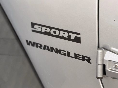 Used 2014 Jeep Wrangler Sport w/ Connectivity Group AWD/4WD image 12