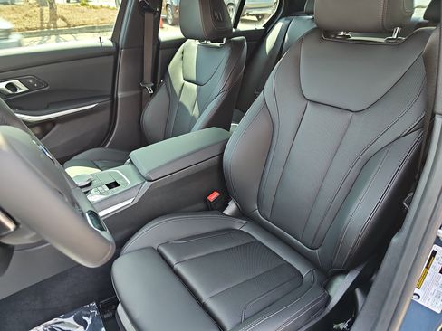 Certified 2025 BMW 330i Sedan w/ Premium Package image 17