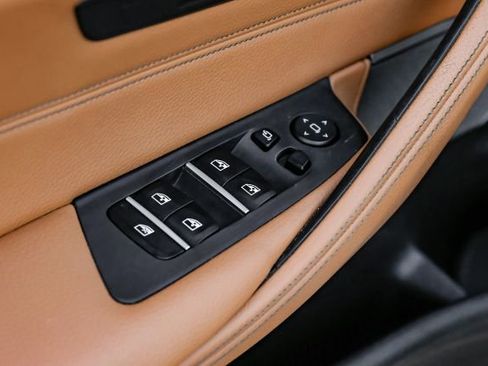 Used 2018 BMW M550i xDrive image 53