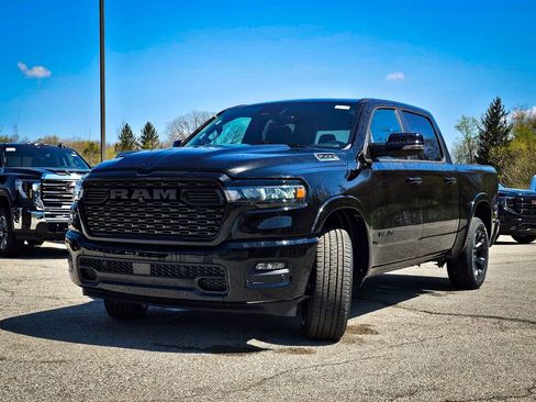 New 2026 RAM 1500 4x4 Crew Cab image 8