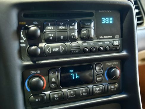 Used 2004 Chevrolet Corvette Convertible w/ Preferred Equipment Group RWD image 19