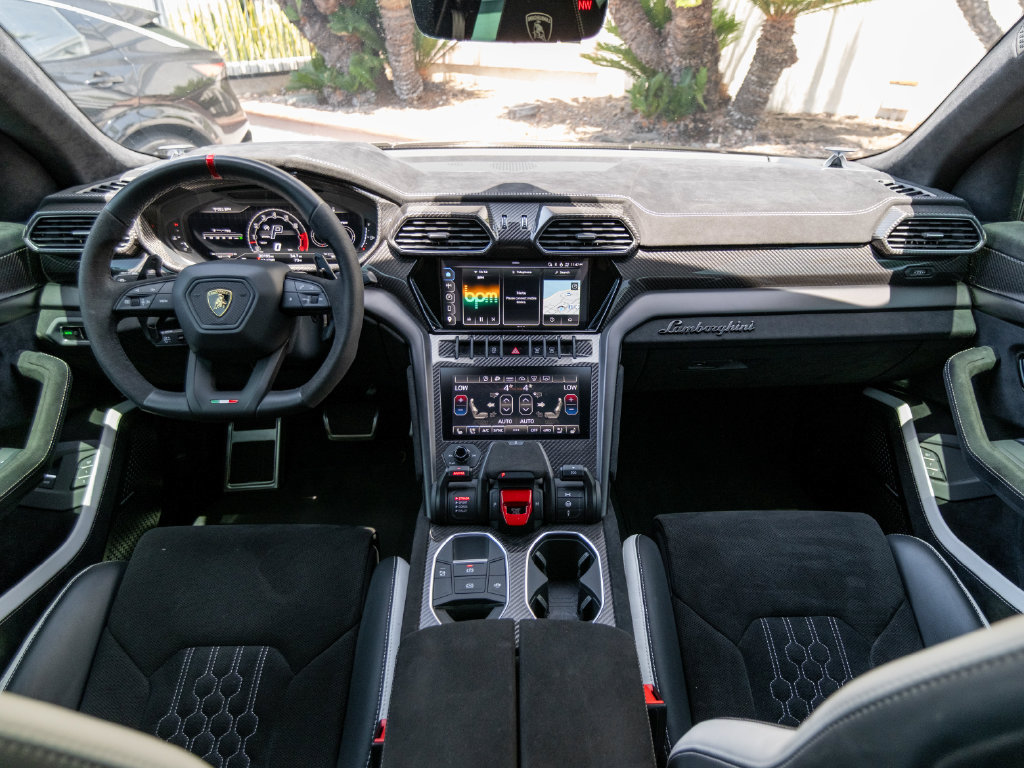 Used 2024 Lamborghini Urus Performante AWD/4WD image 7