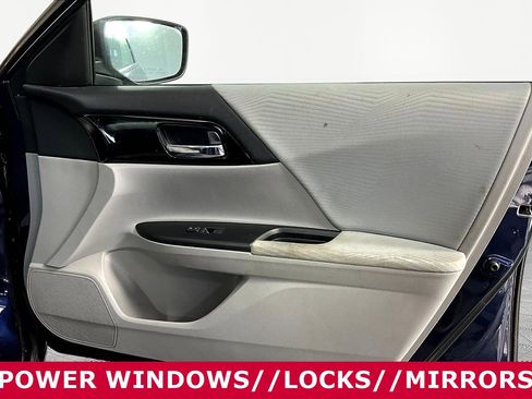 Used 2016 Honda Accord LX image 25