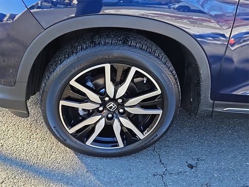 Certified 2022 Honda Pilot Touring image 2