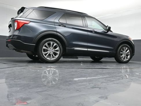 Certified 2022 Ford Explorer XLT w/ Equipment Group 202A AWD/4WD image 44