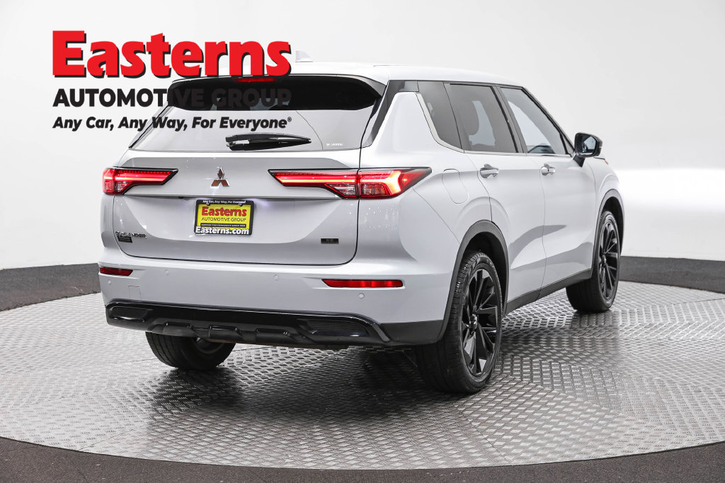 Used 2023 Mitsubishi Outlander SE Black Edition AWD/4WD image 6