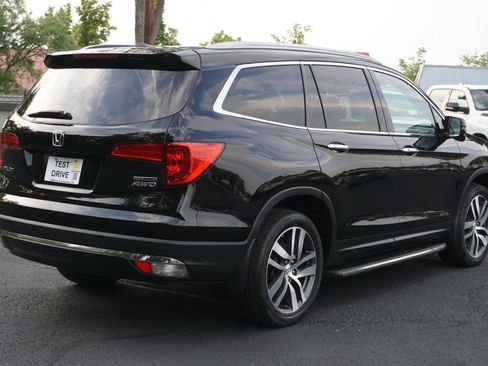 Used 2017 Honda Pilot Touring image 5