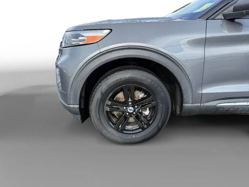 Used 2023 Ford Explorer XLT w/ Equipment Group 202A image 9