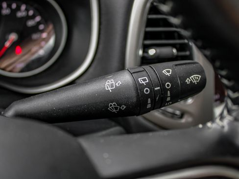 Used 2021 Jeep Compass Latitude w/ Sun and Sound Group AWD/4WD image 27