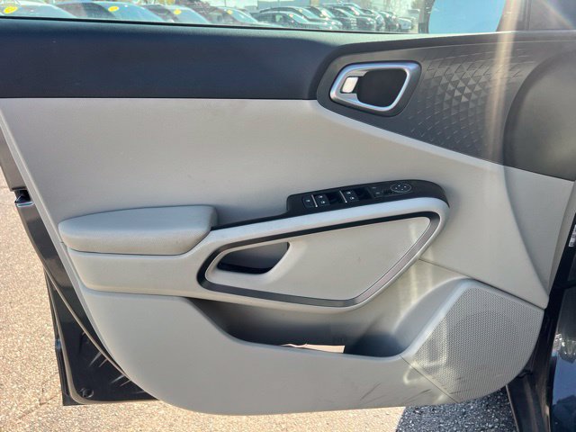 Used 2022 Kia Soul EX FWD image 19