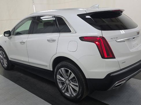 Used 2025 Cadillac XT5 Premium Luxury AWD/4WD image 4