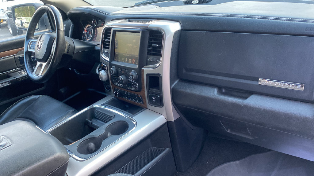 Used 2017 RAM 1500 Laramie w/ Convenience Group AWD/4WD image 11