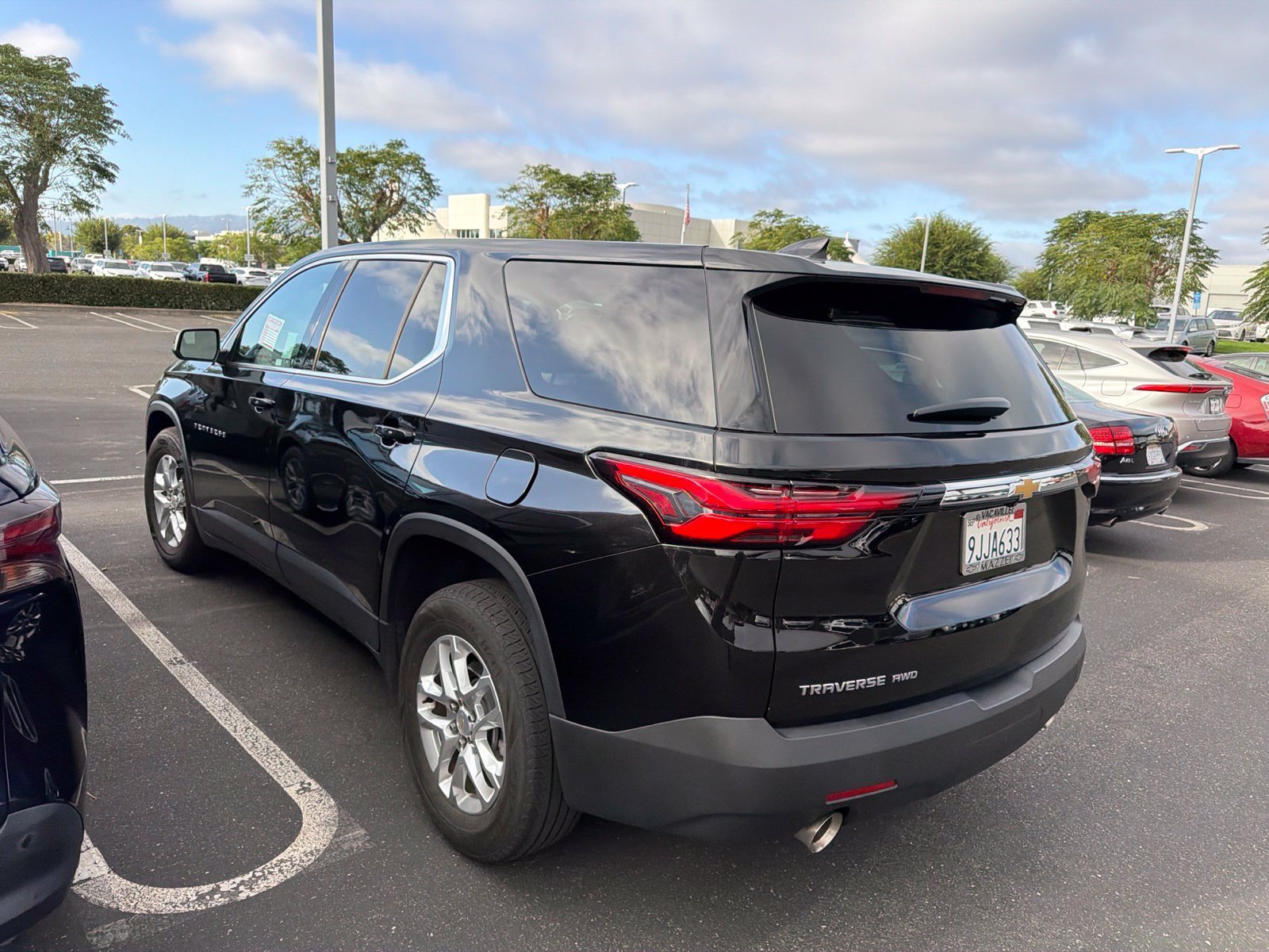 Used 2023 Chevrolet Traverse LS AWD/4WD image 5