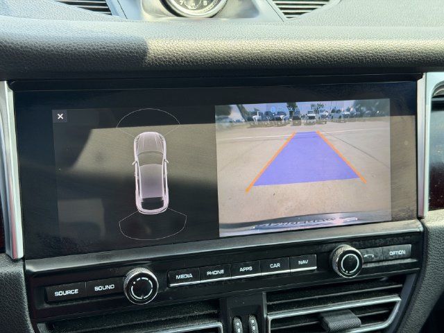 Used 2020 Porsche Macan AWD/4WD image 16