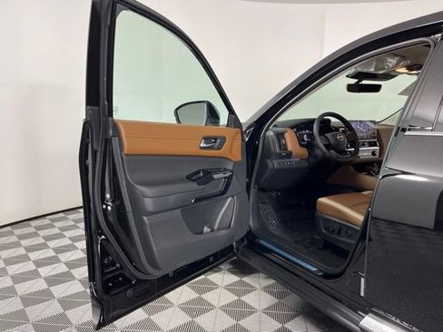 New 2026 Nissan Pathfinder Platinum FWD image 17