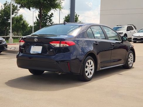Used 2025 Toyota Corolla LE FWD image 3