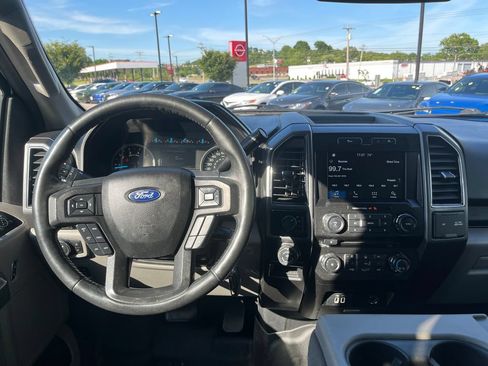 Used 2018 Ford F150 XLT w/ Equipment Group 302A Luxury AWD/4WD image 23