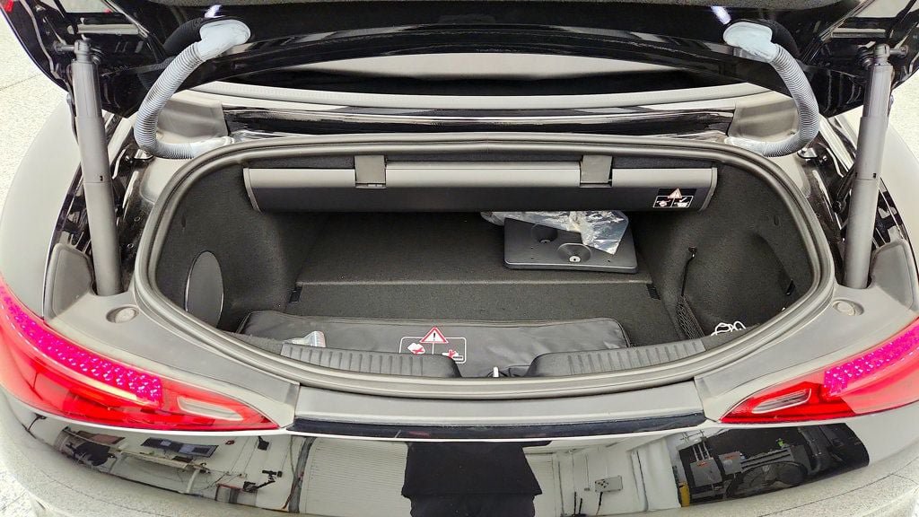 Used 2023 Mercedes-Benz SL 55 AMG 4MATIC image 22