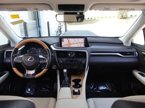 Used 2018 Lexus RX 350L FWD image 16