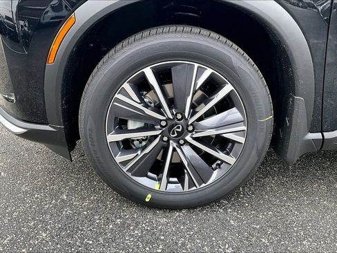 New 2026 INFINITI QX60 Luxe image 17