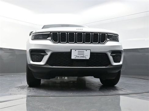 New 2025 Jeep Grand Cherokee Laredo X w/ Luxury Tech Group I image 18