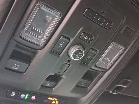 Used 2023 GMC Yukon Denali w/ Denali Reserve Package image 28