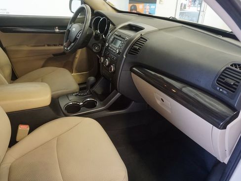 Used 2011 Kia Sorento 2WD w/ Convenience Pkg image 22
