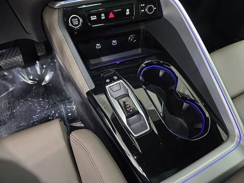 Certified 2025 Audi Q5 Premium AWD/4WD image 25