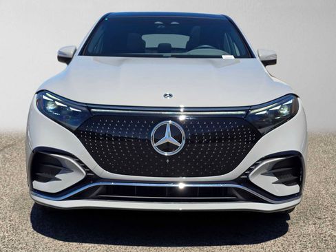 Used 2023 Mercedes-Benz EQS 580 4MATIC SUV image 8