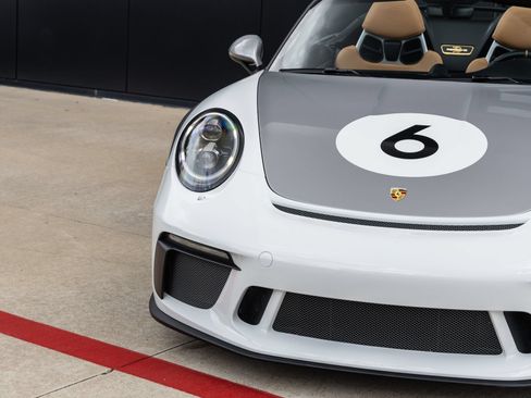 Used 2019 Porsche 911 Speedster RWD image 30