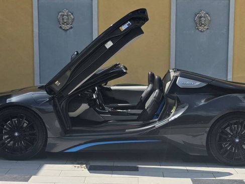 Used 2019 BMW i8 Roadster AWD/4WD image 2