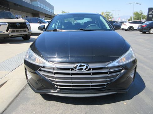 Used 2019 Hyundai Elantra SE w/ Cargo Package FWD image 14