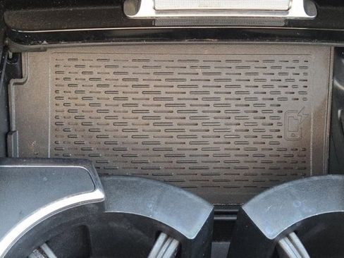 Used 2020 Mercedes-Benz GLE 350 4MATIC w/ Premium Package image 19