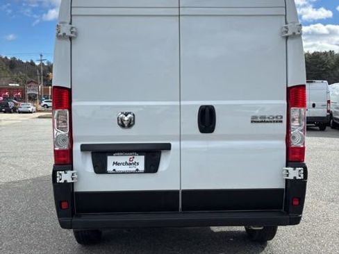 Used 2025 RAM ProMaster 2500 w/ Convenience Group image 5