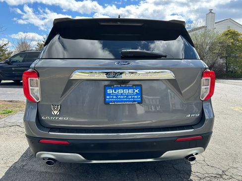 Used 2021 Ford Explorer Limited w/ Equipment Group 301A image 5