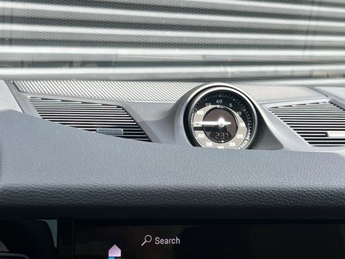 New 2025 Porsche Cayenne Coupe image 23