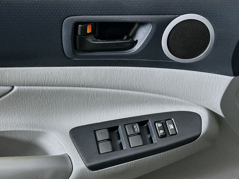 Used 2013 Toyota Tacoma PreRunner w/ SR5 Pkg image 15