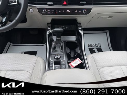 Certified 2024 Kia Sorento S w/ Panoramic Sunroof Package FWD image 24